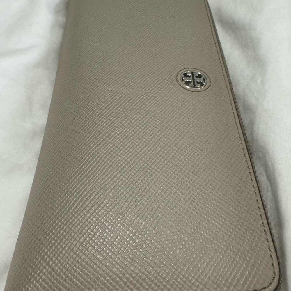 Tory Burch Wallet - Picture 6 of 6